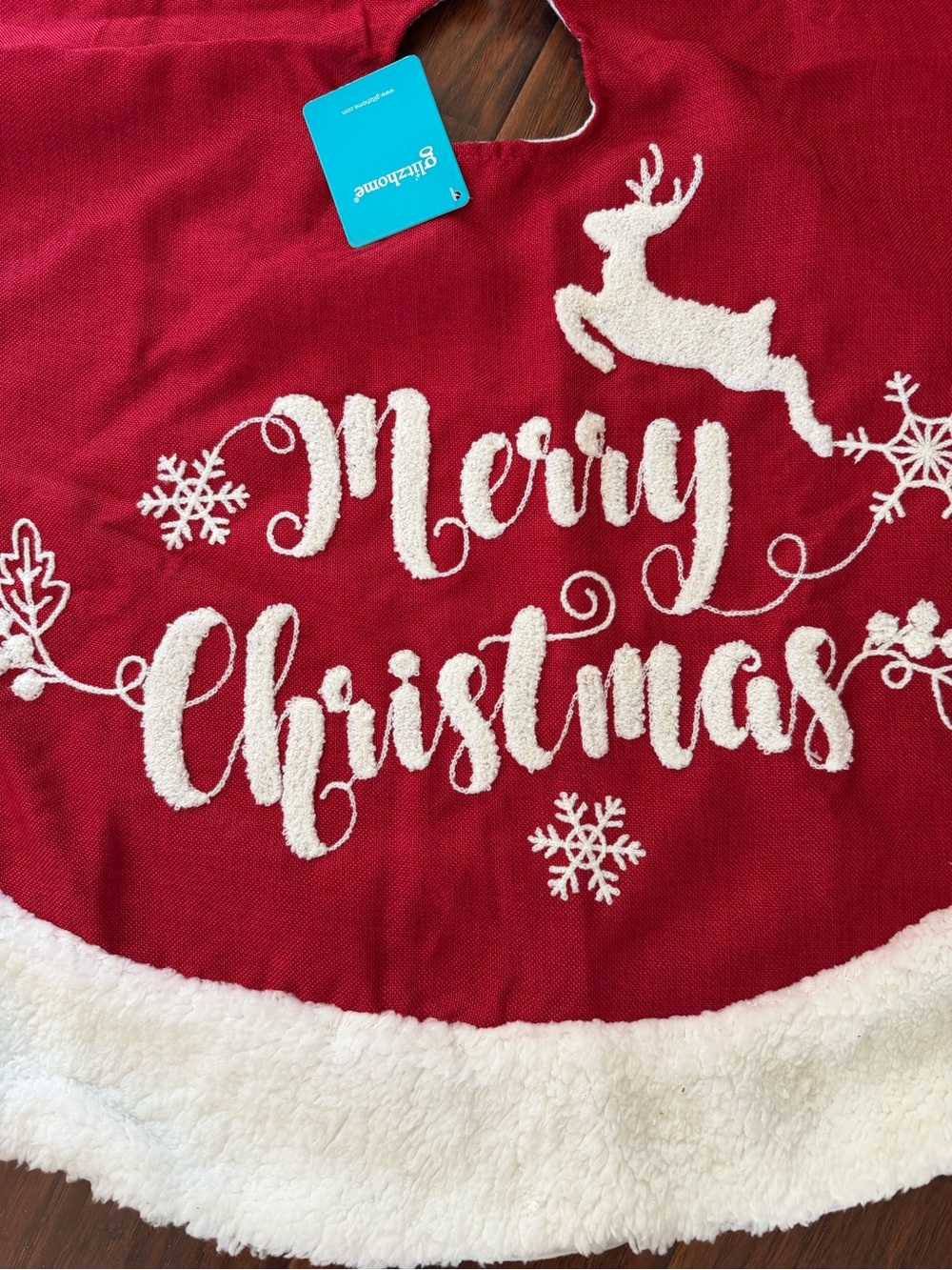 Glitzhome 'Merry Christmas' Tree Skirt - Picture 2 of 5